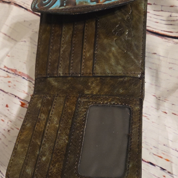 Patricia Nash Tooled Floral Embossed Leather Wallet - Picture 3 of 5